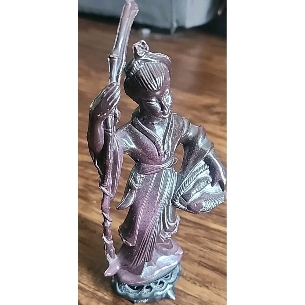 Geisha Girl Figurine holding Fish Bowl Faux-Wood Hong Kong Vintage 9